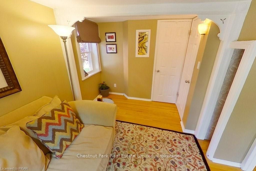 Listing photo 5