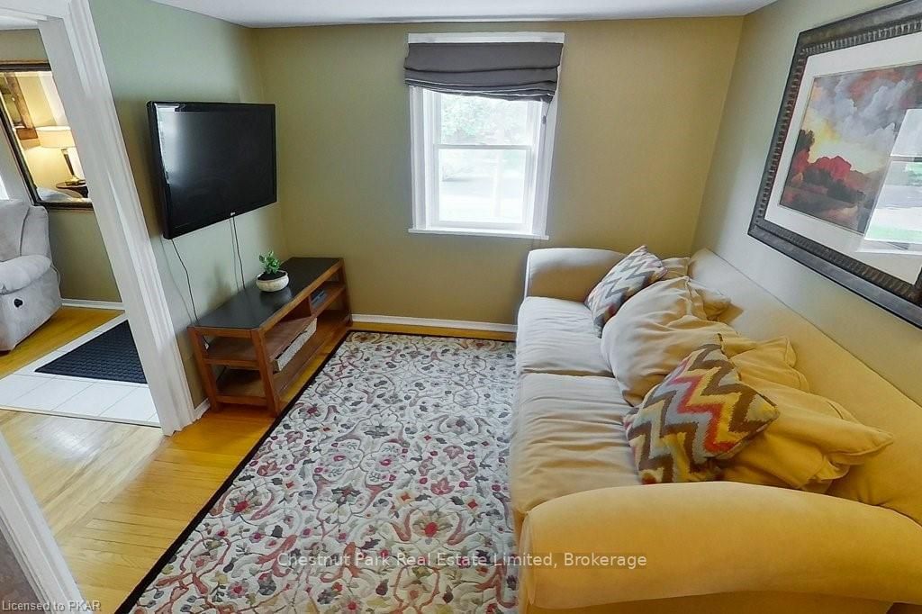 Listing Image 6