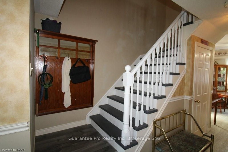 542 Westman Ave, Peterborough, K9K 2E6 | Image 3
