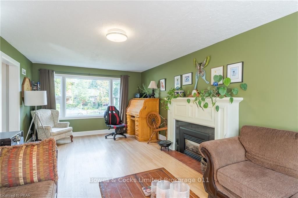 Listing Image 7