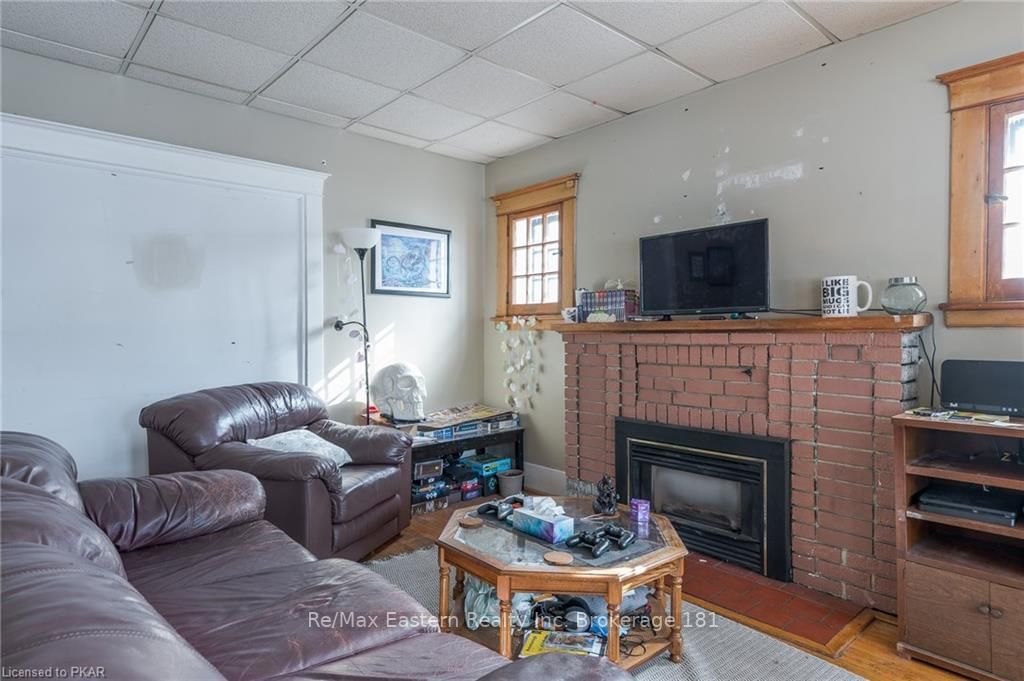 Listing photo 5