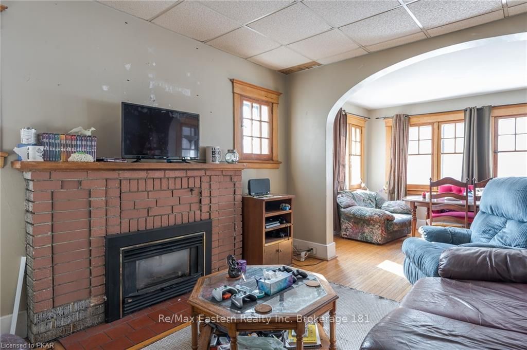 Listing Image 6
