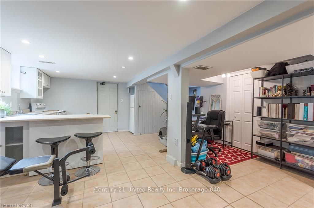 Listing Image 32