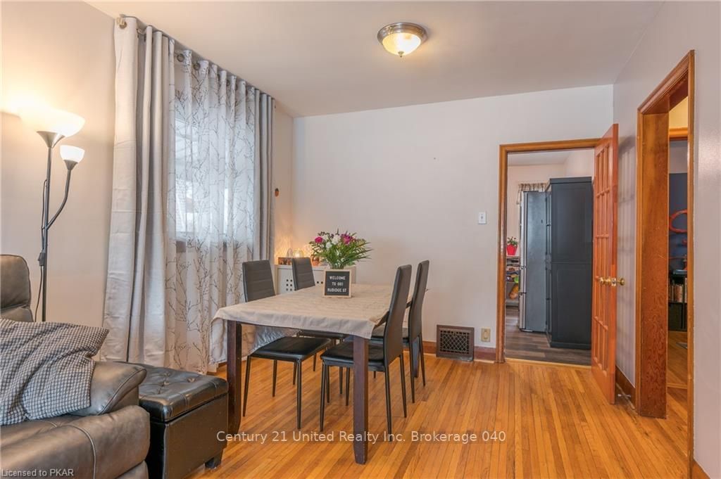 Listing Image 8