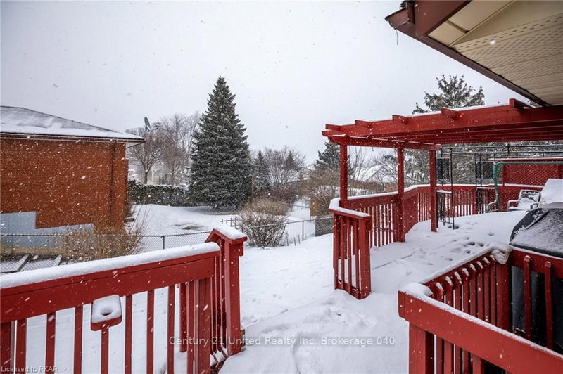 1402 Clearview Dr, Peterborough, K9K 1Z8 | Image 2