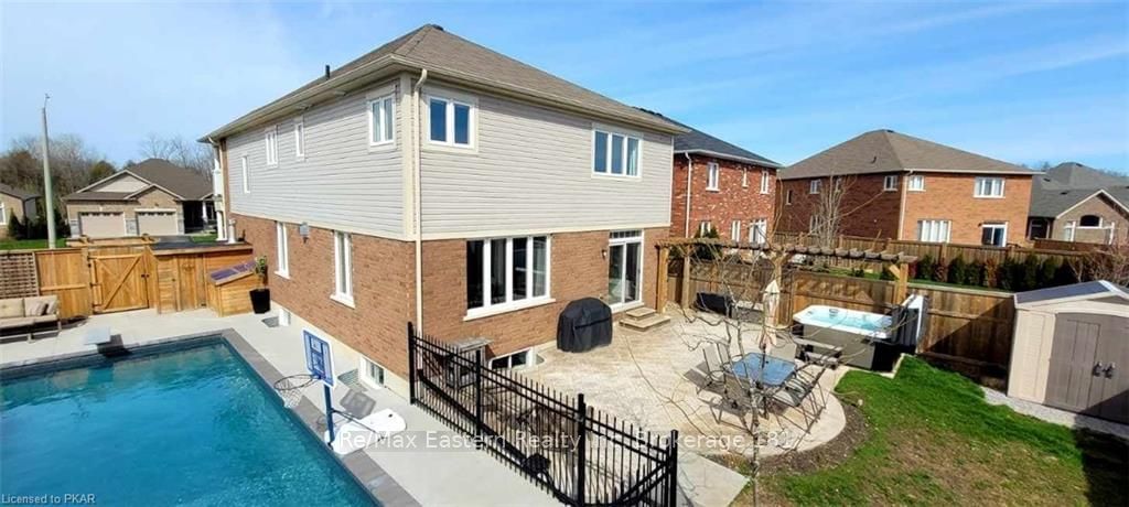 Listing photo 3