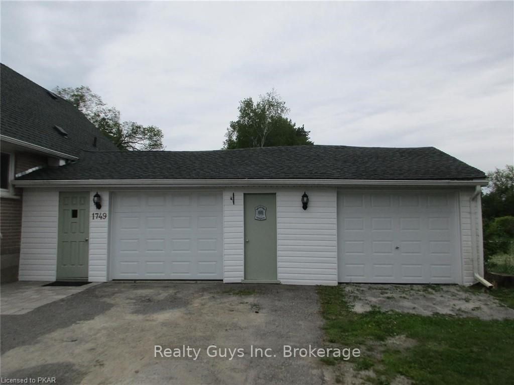 Listing Image 8
