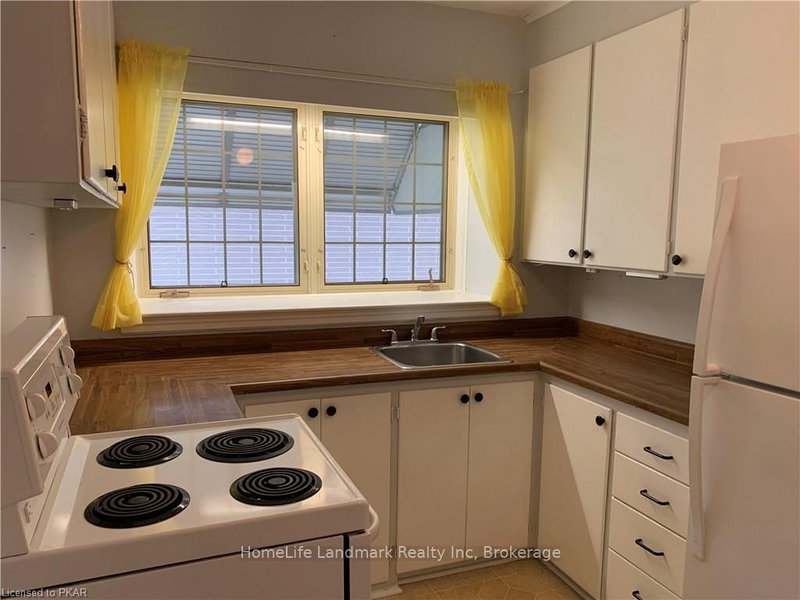 668 Harold Dr, Peterborough, K9J 3Y2 | Image 2