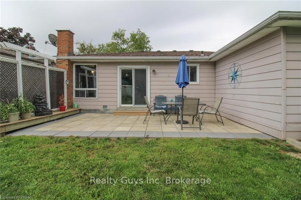 Listing Image 7
