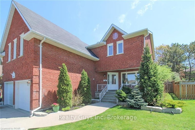 1530 Scollard Cres, Peterborough, K9H 7L1 | Image 2