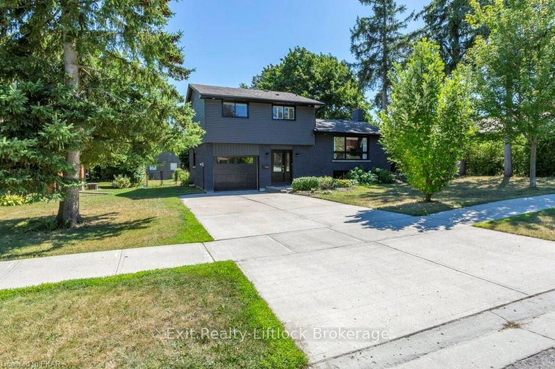 1593 Westbrook Dr, Peterborough, K9J 6R6 | Image 3