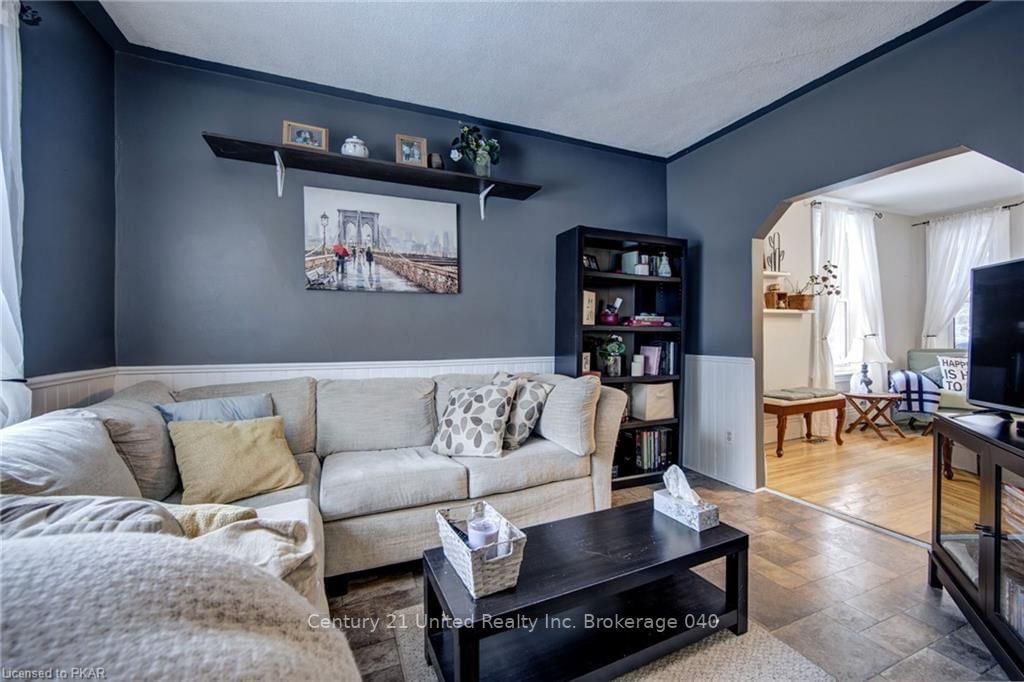 Listing Image 7