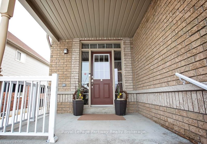 1570 Scollard Cres, Peterborough, K9H 0A8 | Image 3
