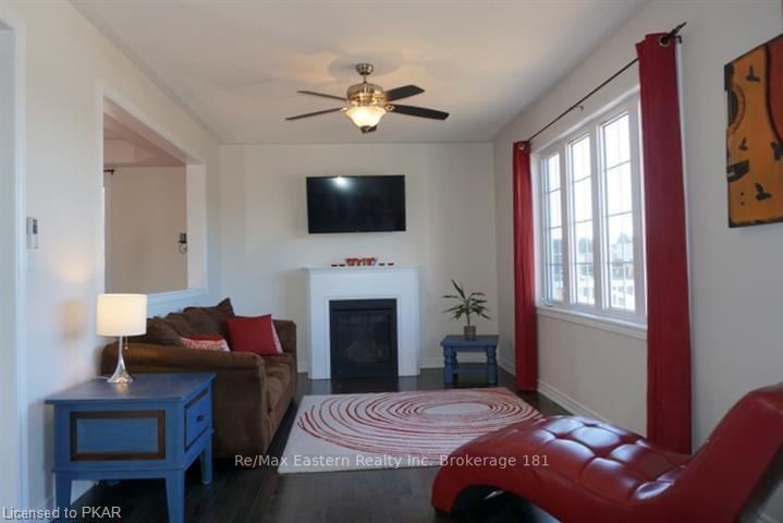Listing Image 7