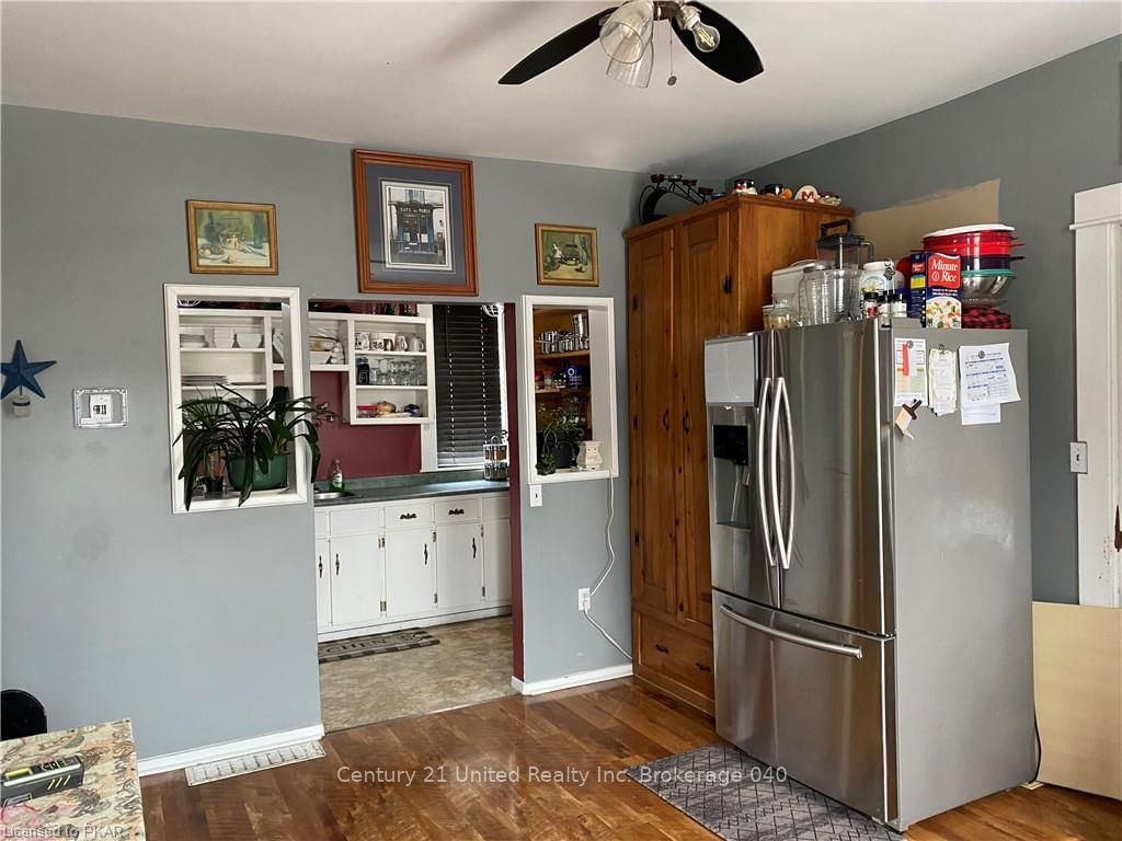Listing Image 7