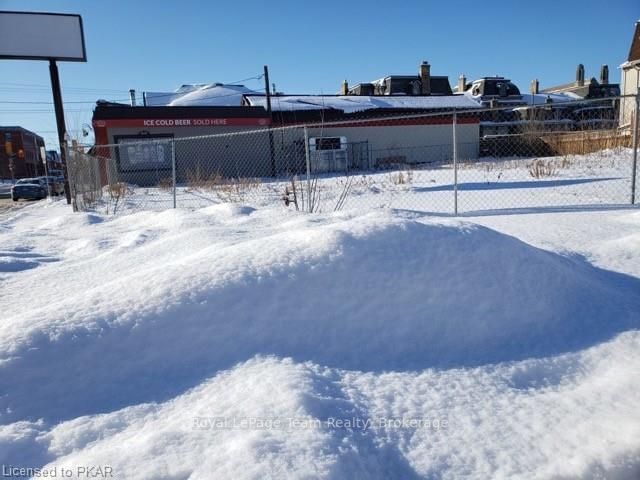 288 Charlotte St, Peterborough, K9J 2V5 | Image 2