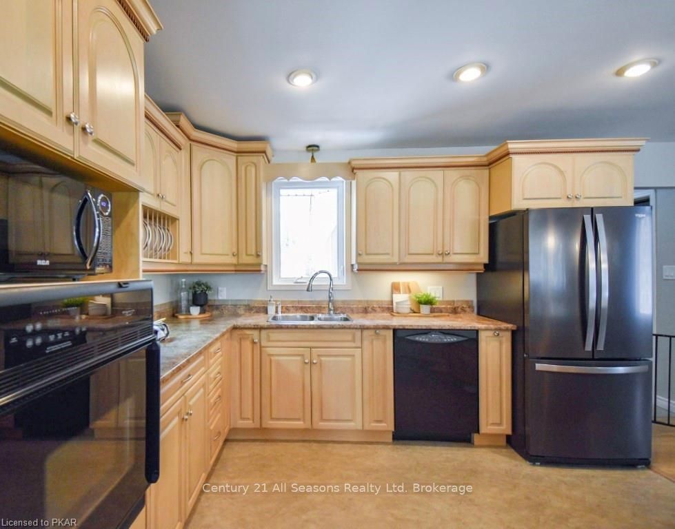 Listing Image 3