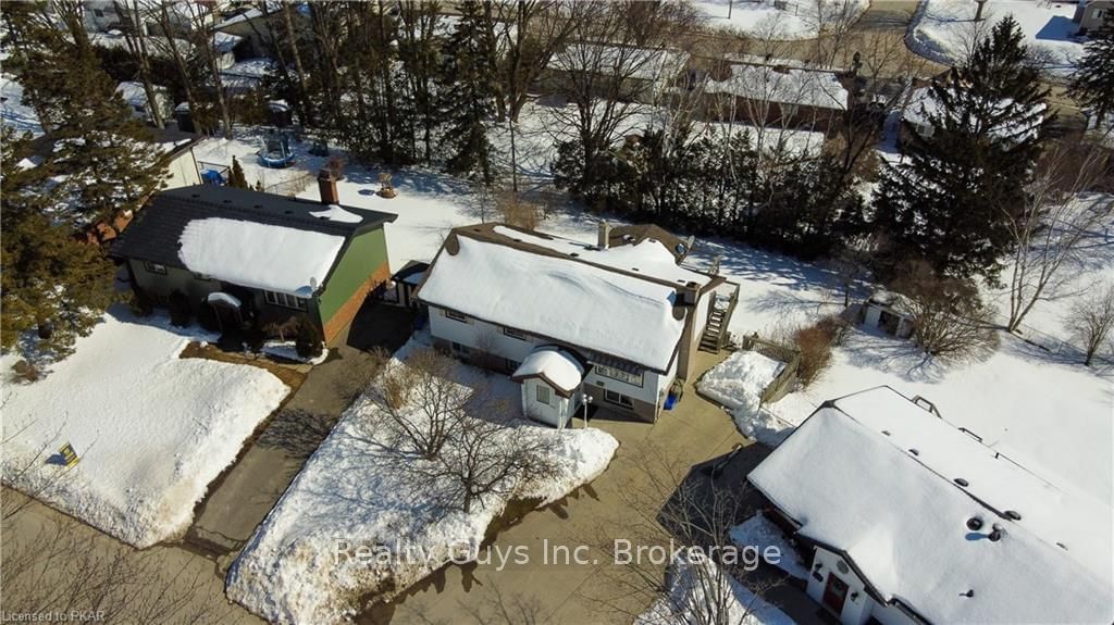 Listing Image 4