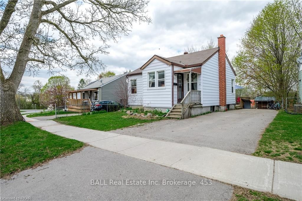 Listing photo 2