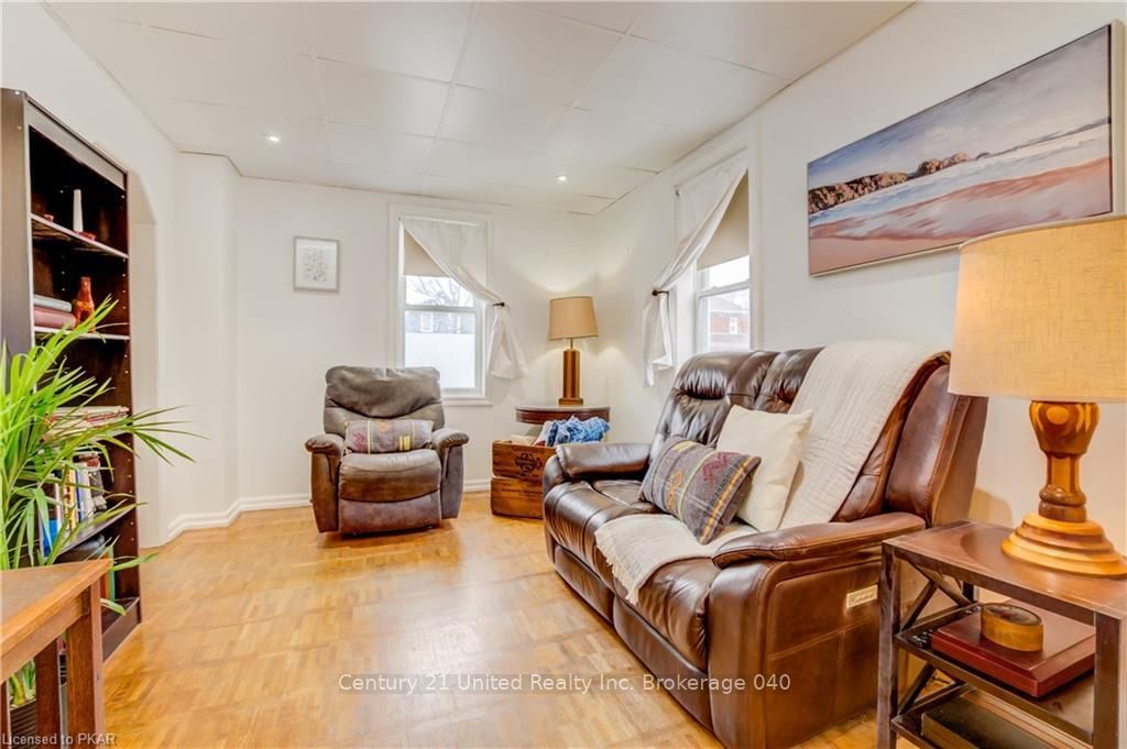 Listing Image 7