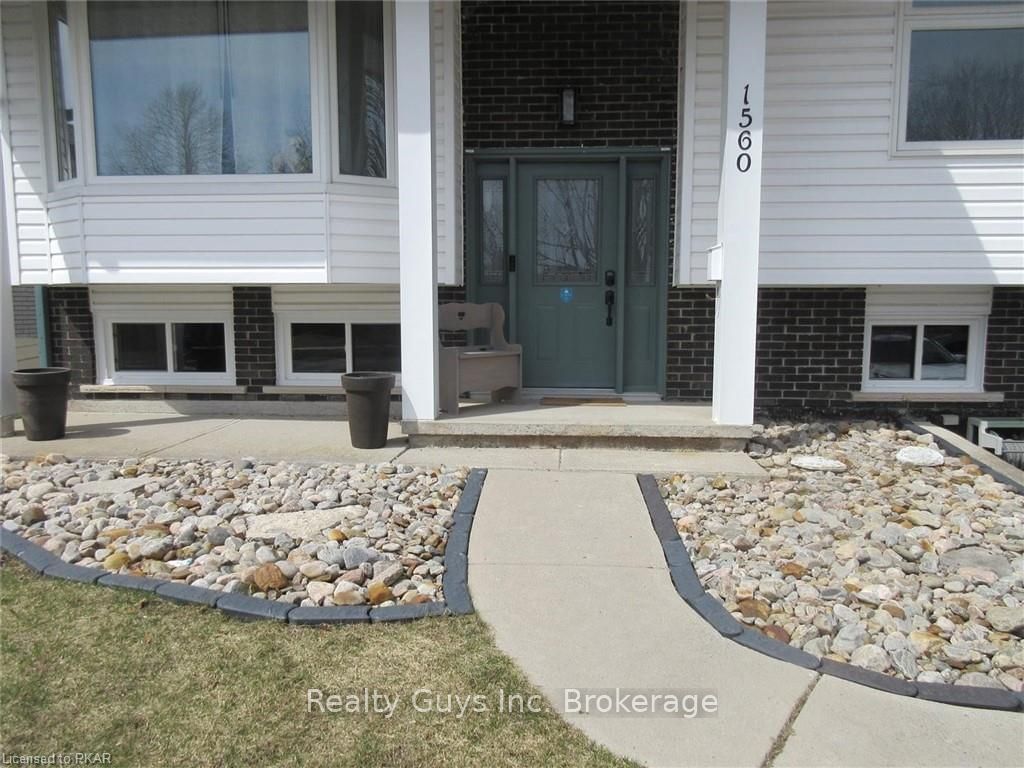 Listing photo 3