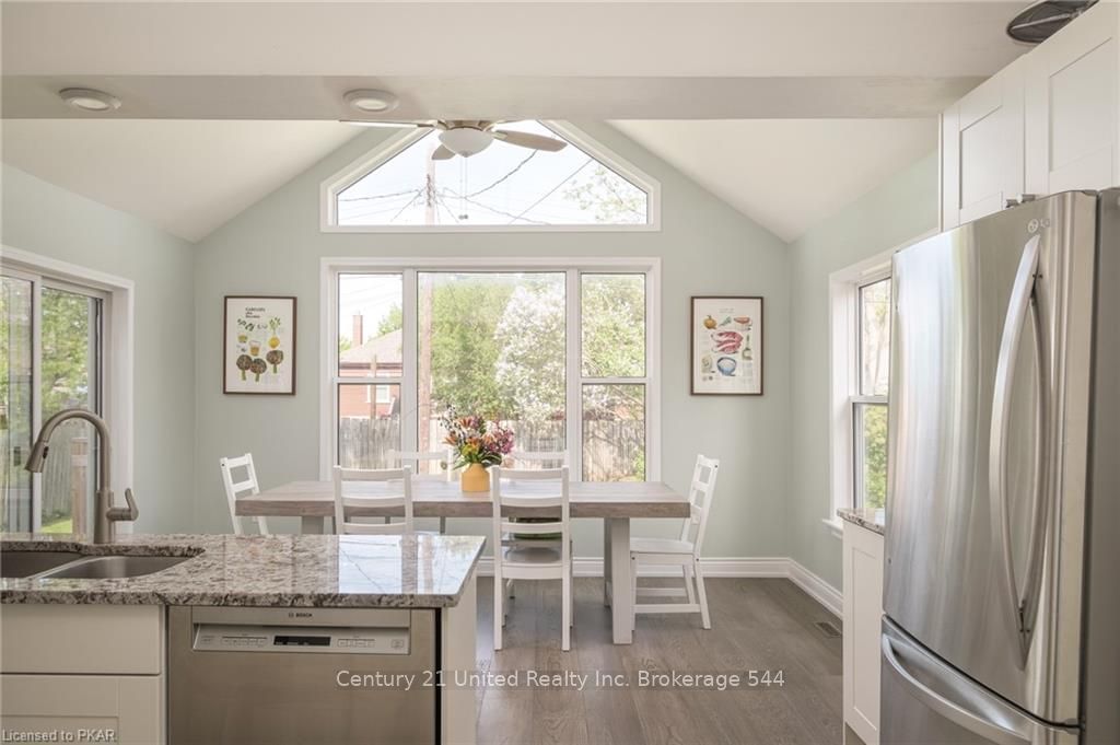 Listing Image 7