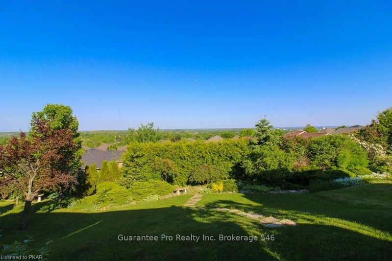 1079 Baker St, Peterborough, K9H 7R3 | Image 2