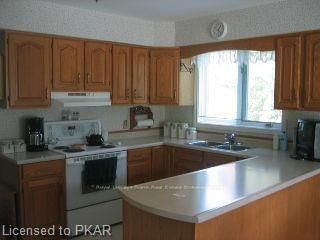 1530 Scollard Cres, Peterborough, K9H 7L1 | Image 2