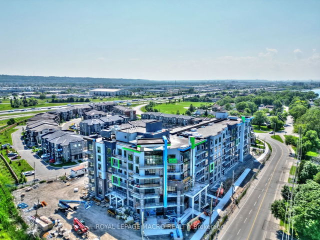516 - 600 North Service Road