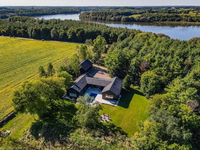 8069 Sideroad 10 Side Road