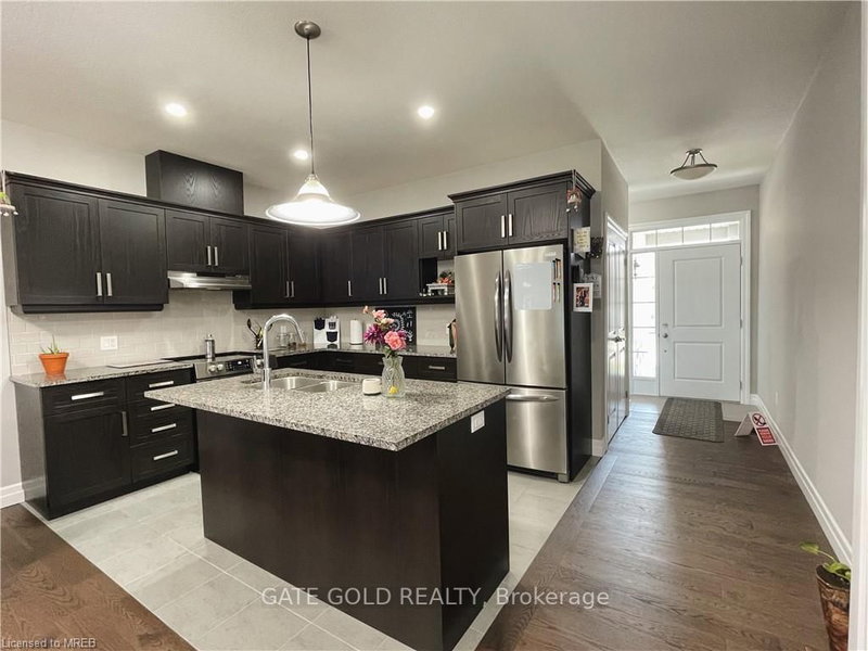 18 Borden Tr, Welland, L3C 0H1 | Image 3