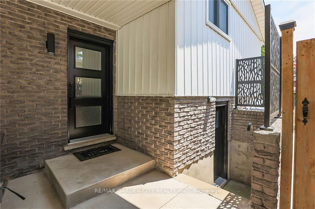 6 Monarch Park Drive