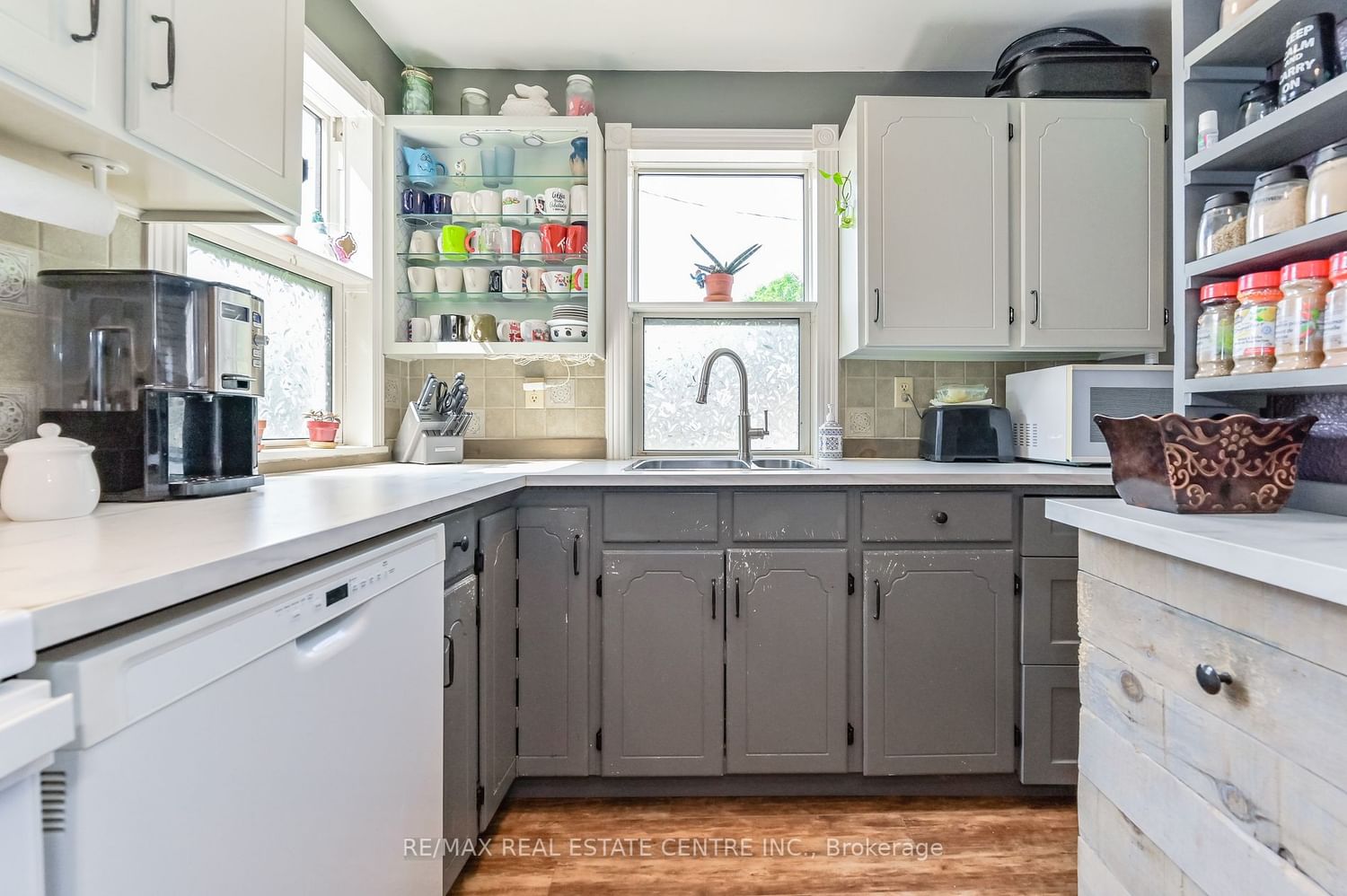 Listing Image 9