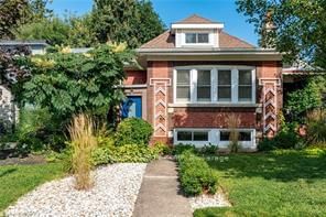 10 Woodruff Avenue