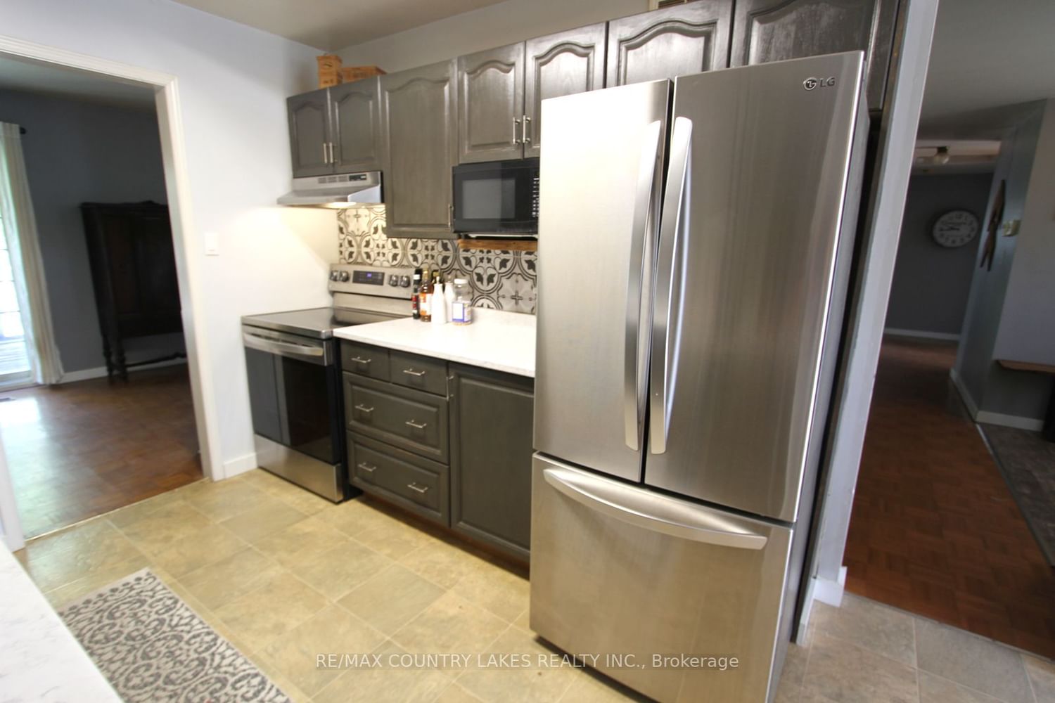 Listing Image 7