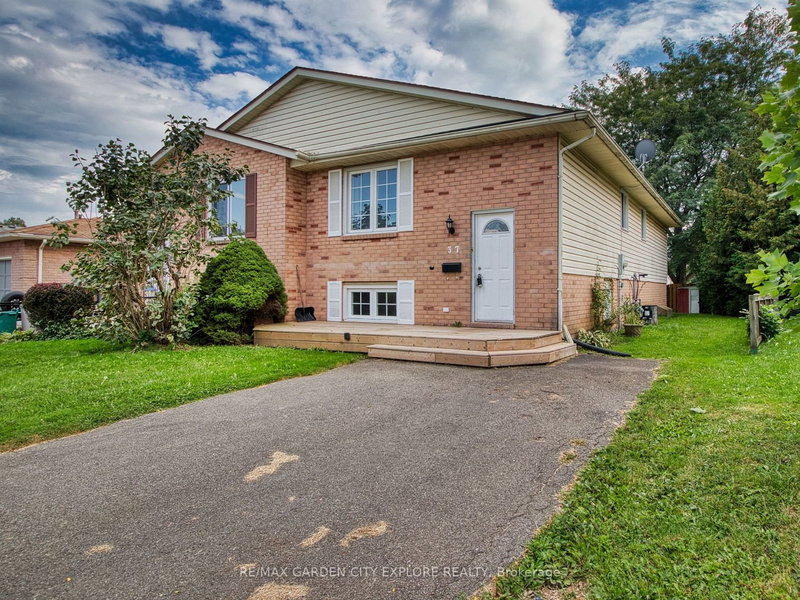 37 Briarsdale Cres, Welland, L3C 6S8 | Image 2