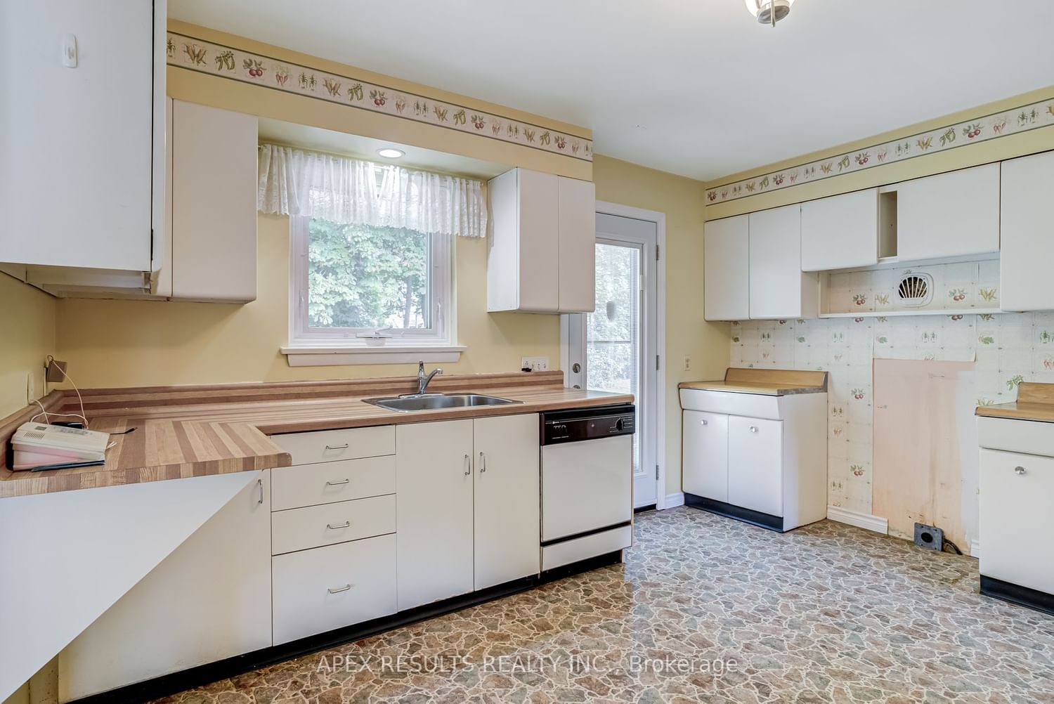 Listing Image 13
