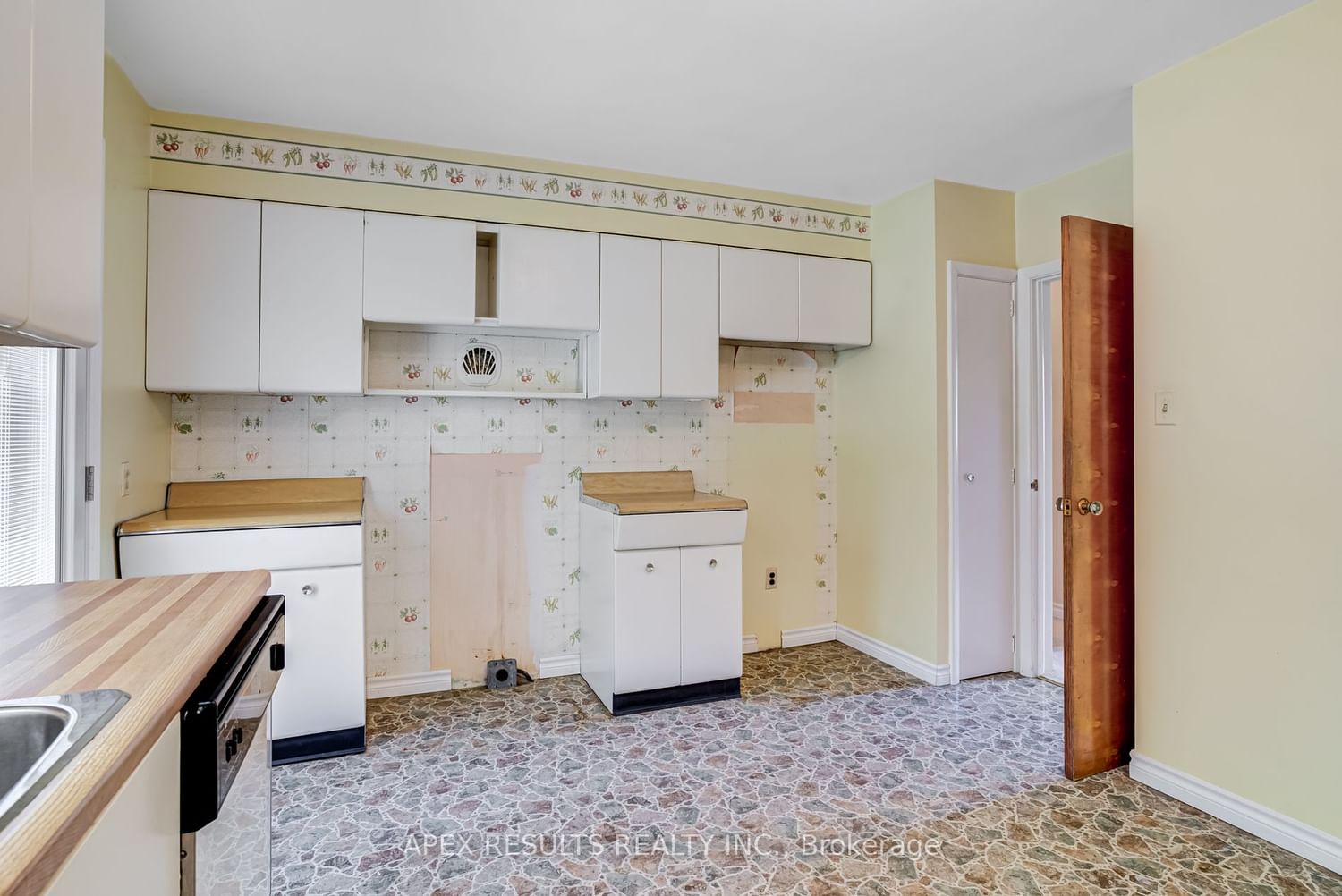 Listing Image 15