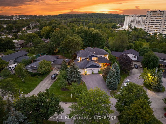 8 Adelene Crescent