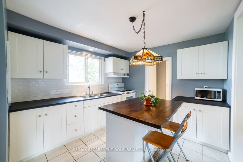 164 West 19th St, Hamilton, L9C 4H8 | Image 2