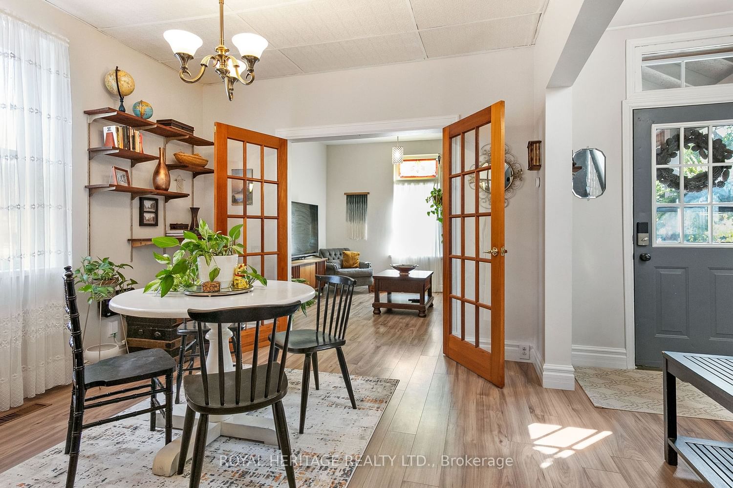 Listing Image 7