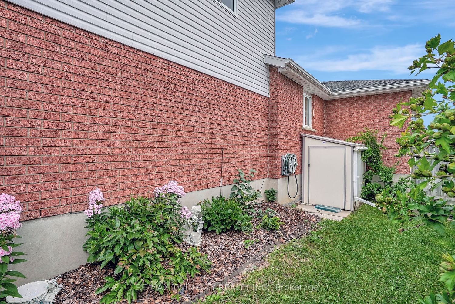 Listing Image 32