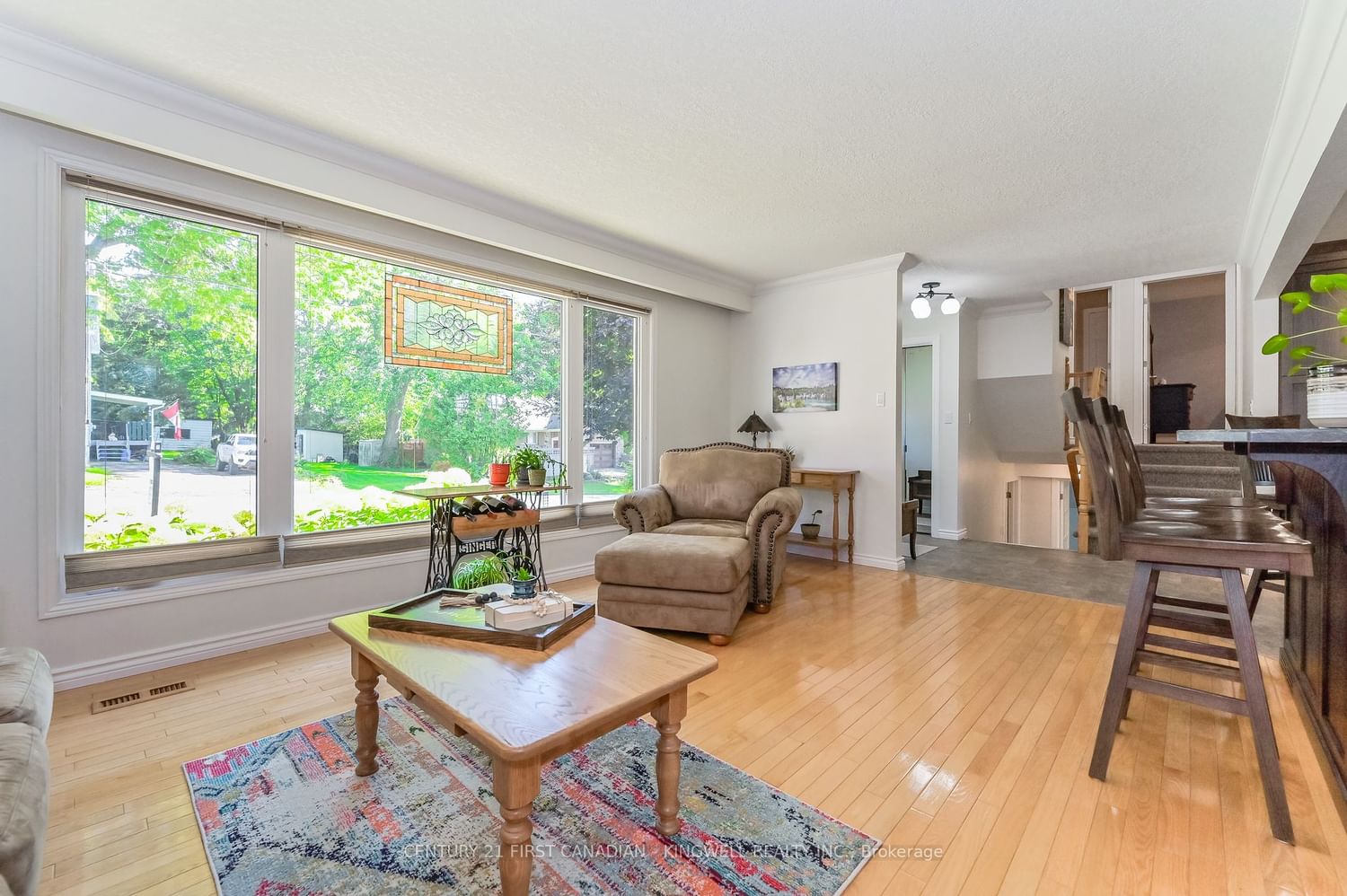 Listing Image 11