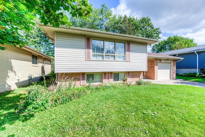 98 Shea Cres, Kitchener, N2E 1E8 | Image 2