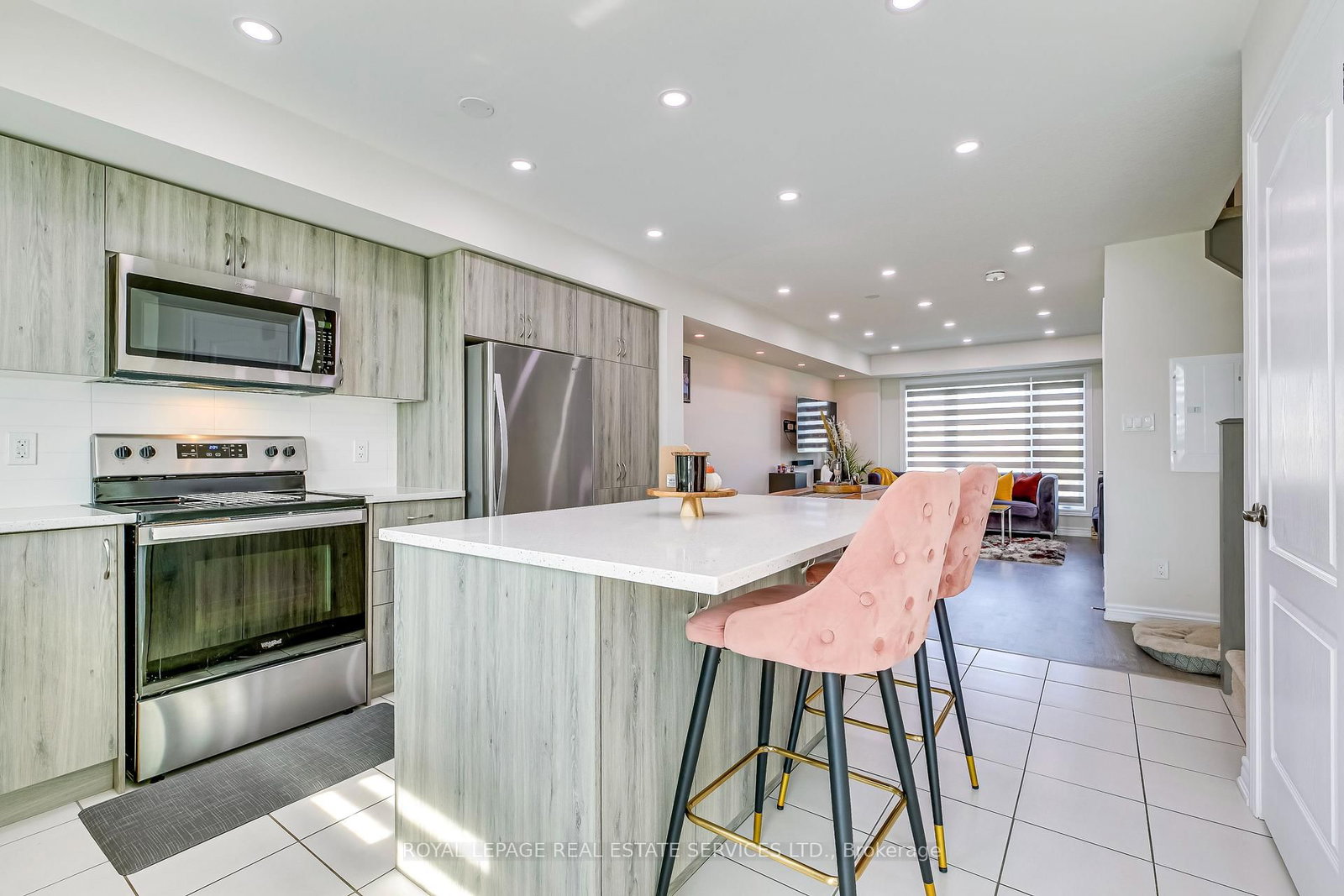 Listing Image 15