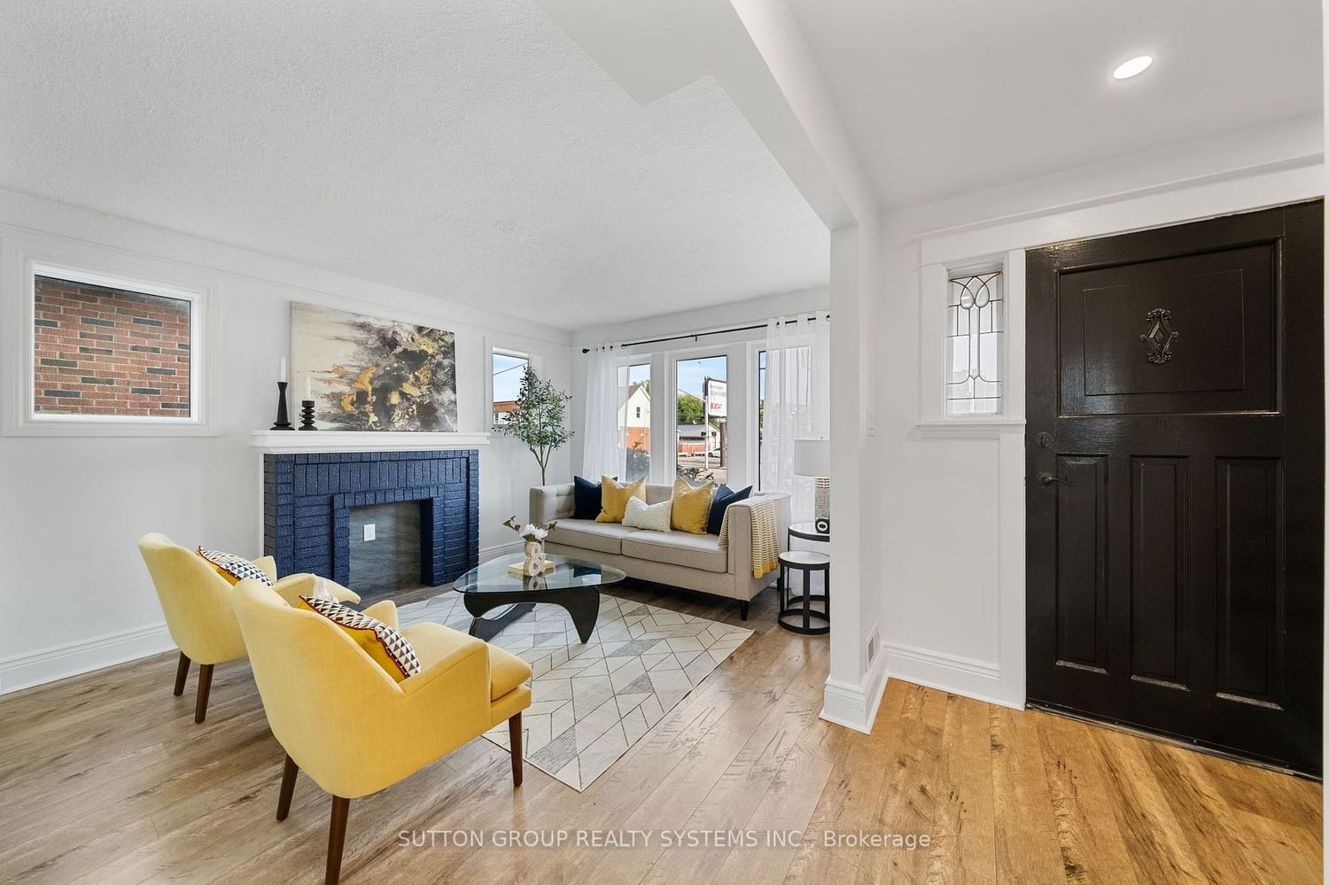 Listing Image 3