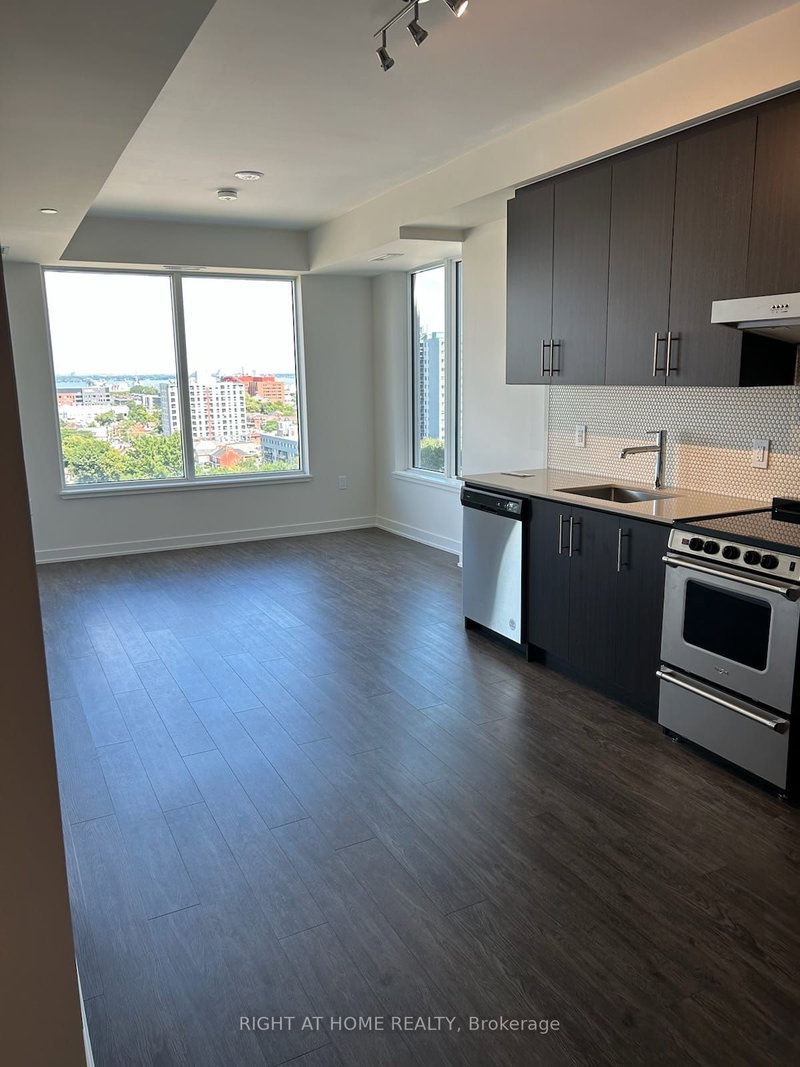 1220 - 212 King William St, Hamilton, L8R 3N9 | Image 2