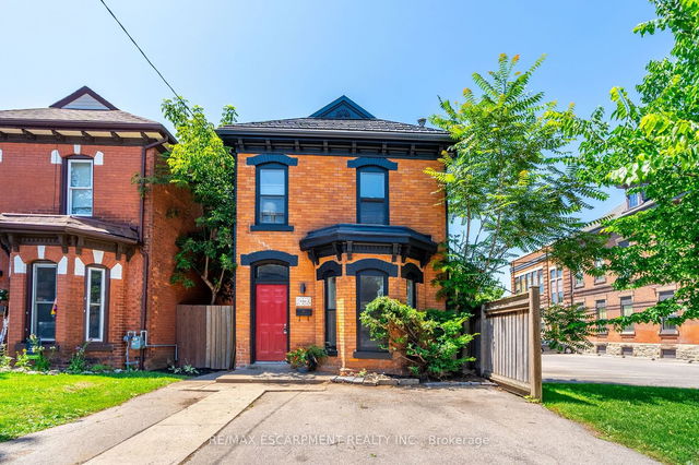251 West Avenue
