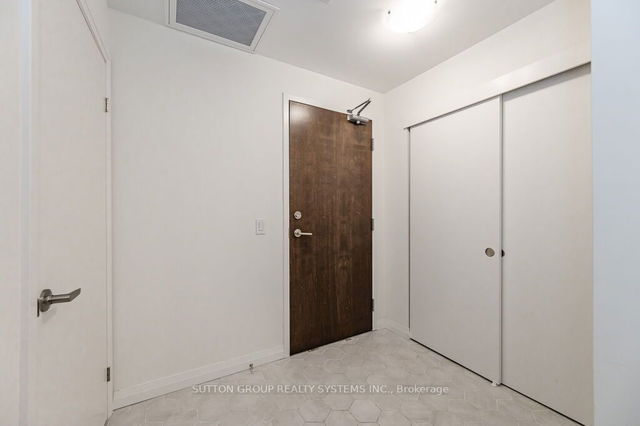 404 - 108 Garment Street