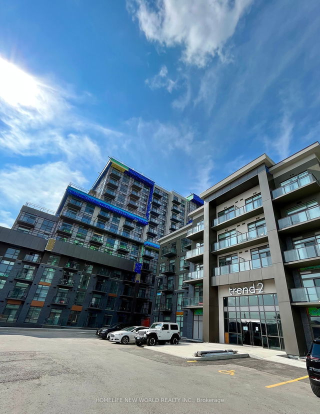 602 - 460 DUNDAS Street